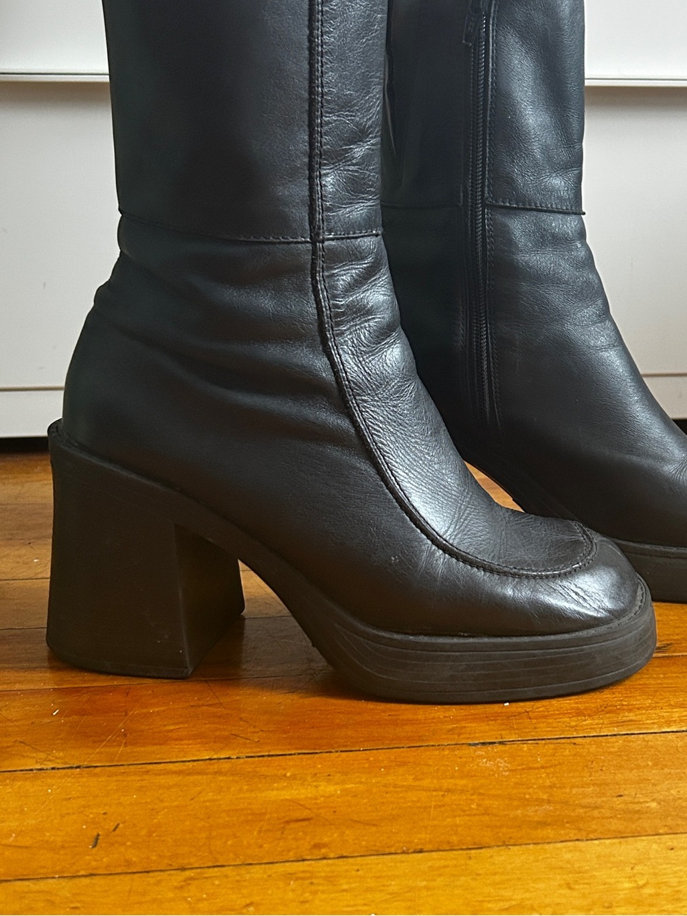 Vintage ALDO Black Leather 90s Chunky Heel Platform Boots Size 37
